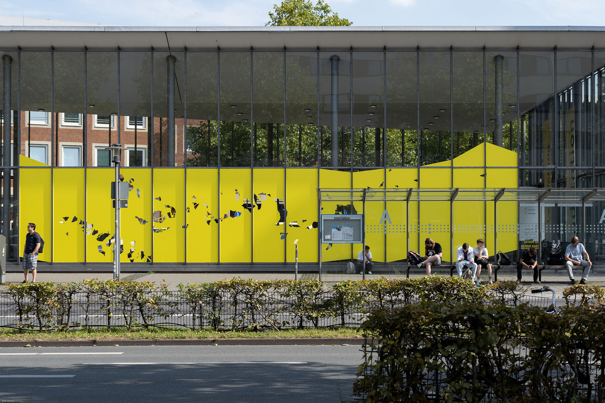 Satomi Edo, Titel: HEIMAT KARTE - NEW GROUND 30082024 Radstation Münster HBF, 2024 Fotografie: Ilsuk Lee VG-Kunst