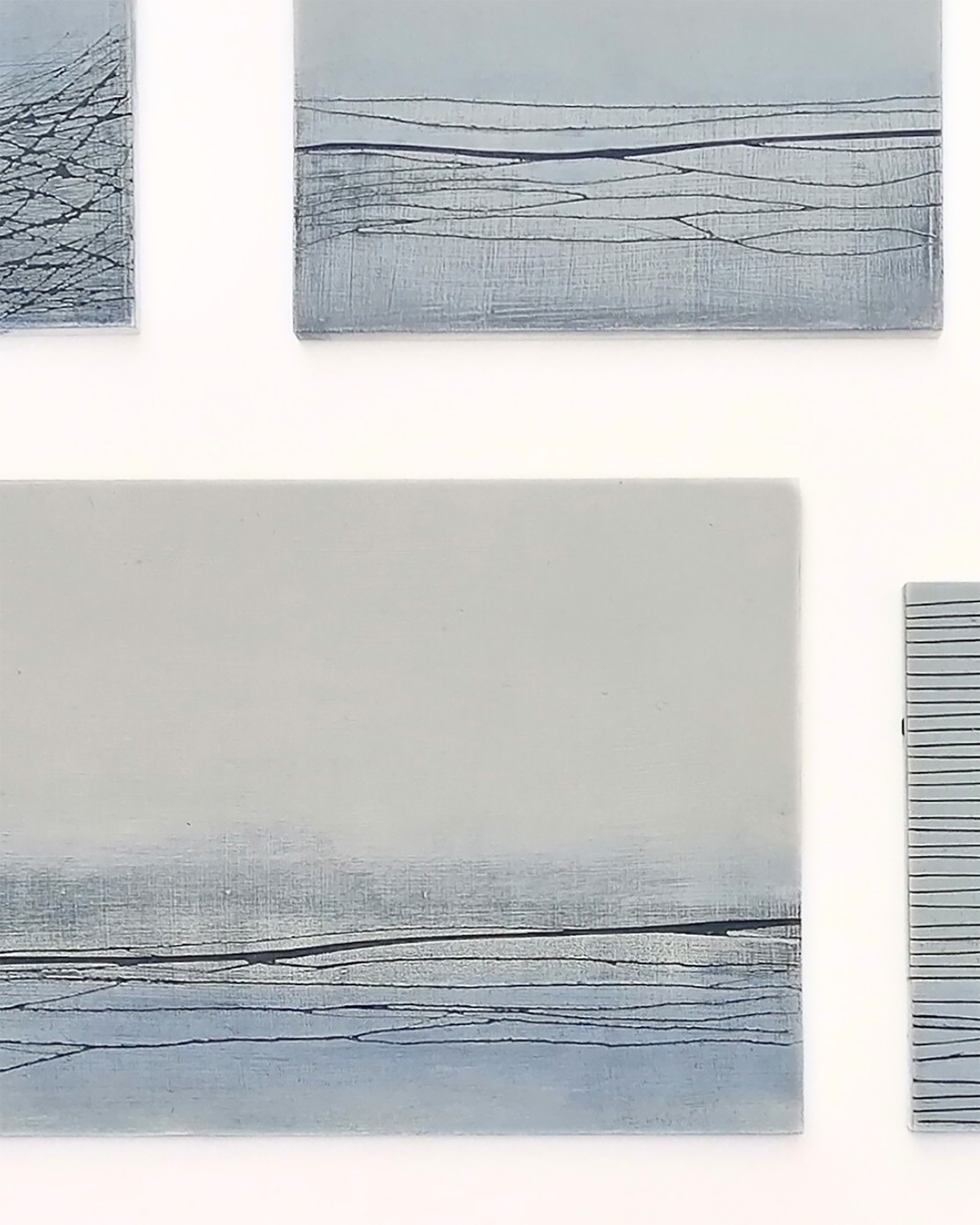 Anne Avenarius - LANDSCHAFTEN - Detailansicht von Landschaften in Holz geschnitten und gemalt - 2023